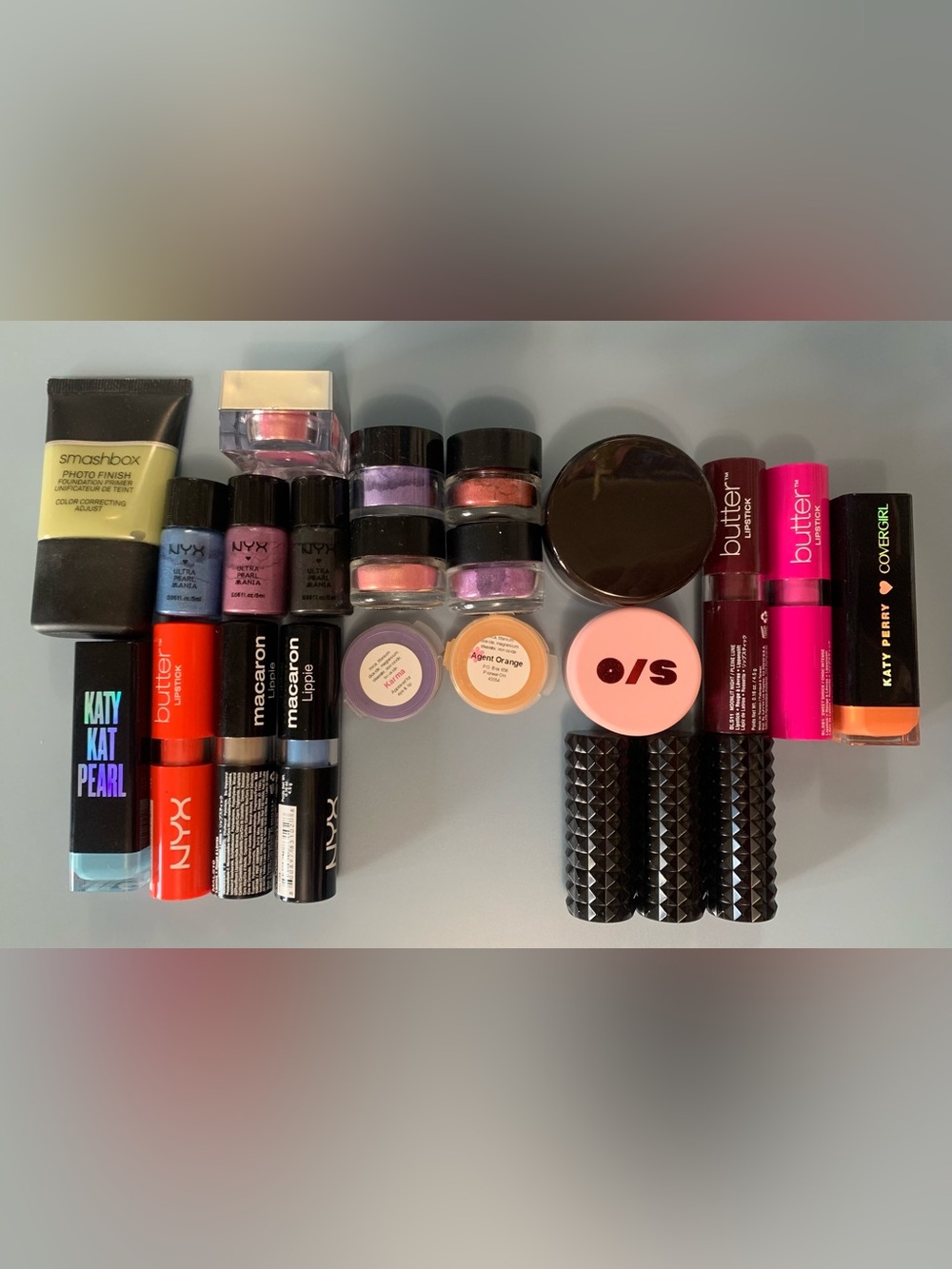 🌟23 Piece makeup item bundle🌟